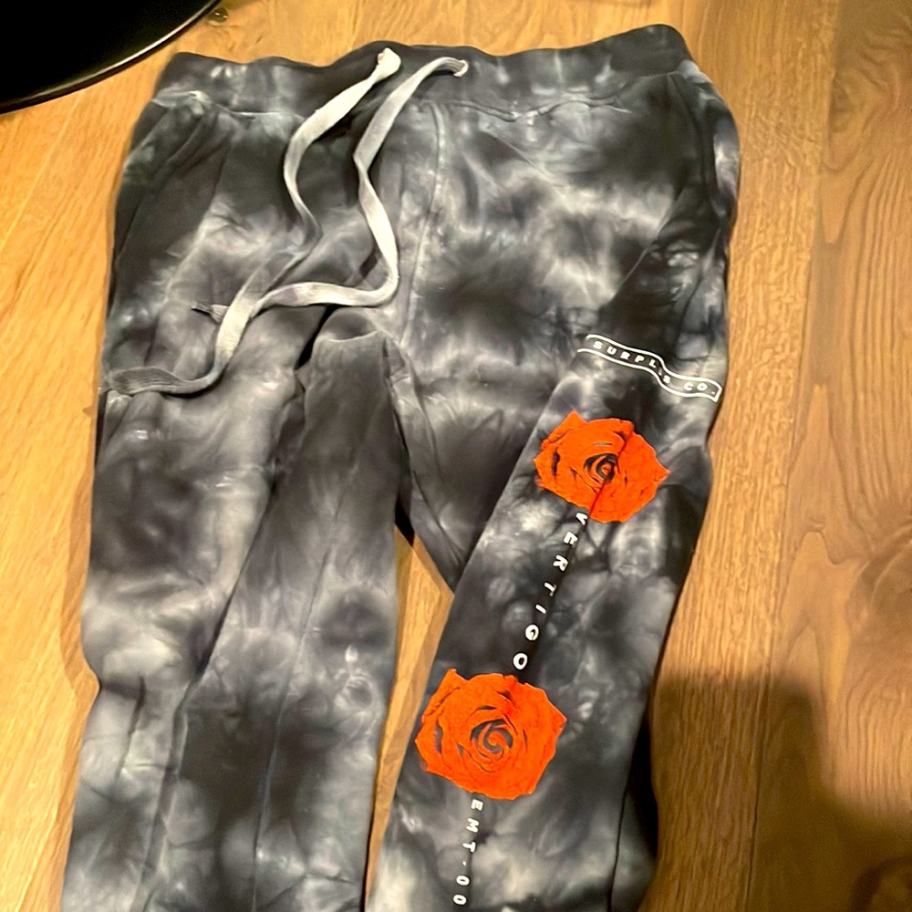 mens small, very comfortable